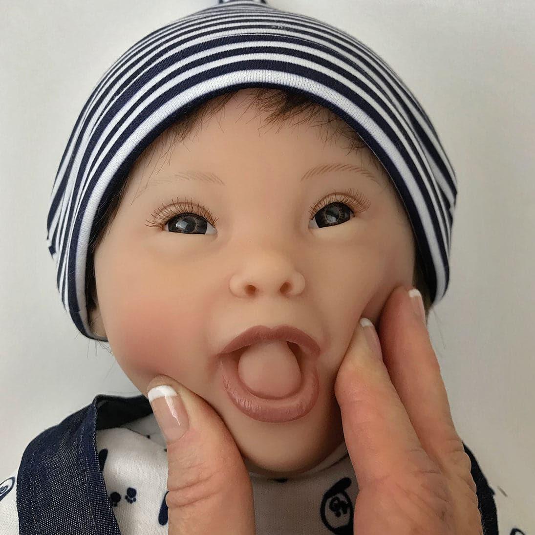 Tru Born presents: GAEL by Kelly Fraga coming in as vinyl reborn doll Tru Born presents: GAEL by Kelly Fraga coming in as vinyl reborn doll
